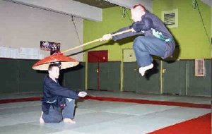 sabre bouclier contre lance.jpg