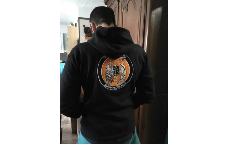 Sweats et casquettes de compétition